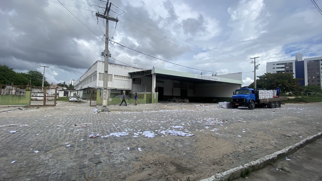 (03) Galpões, em Campina Grande/PB, na Rua Antônio Vieira da Rocha, Campina Grande/PB